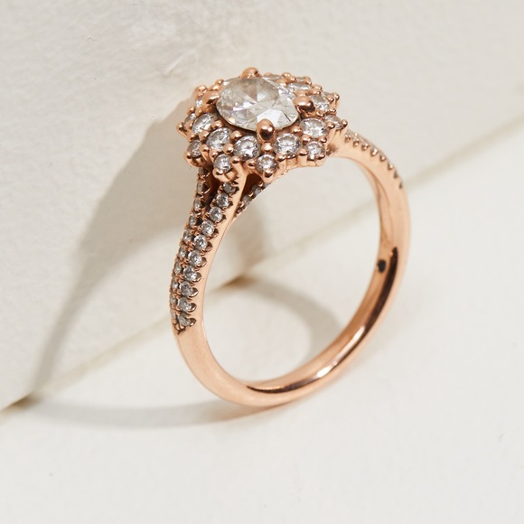 Oval Engagement Ring - Picture 4 of 7